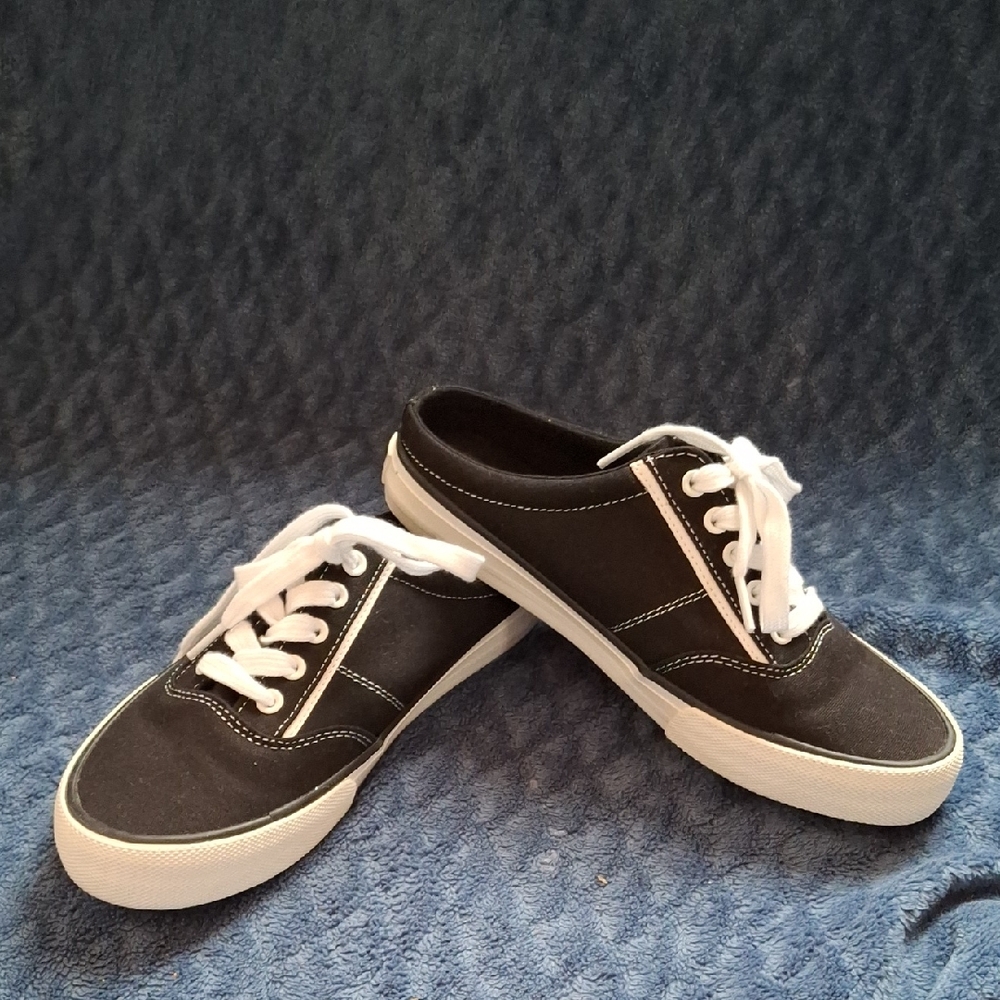 Hurley Black and White Canvas Sneakers